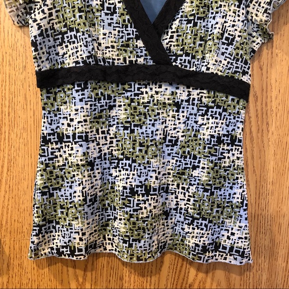 🔴 5/$25 Ratio Blouse Short Sleeve Top Sz M EUC - Picture 3 of 5